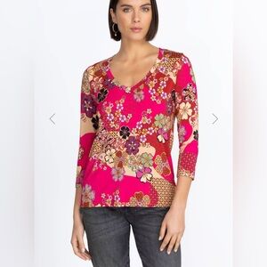 JOHNNY WAS YAMA FAVORITE 3/4 SLEEVE V-NECK SWING TEE